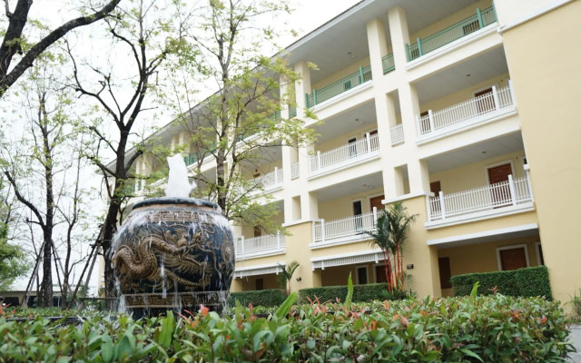 The One Residence Hotel