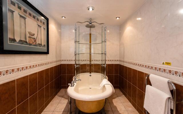 Holiday Inn A55 Chester West by IHG