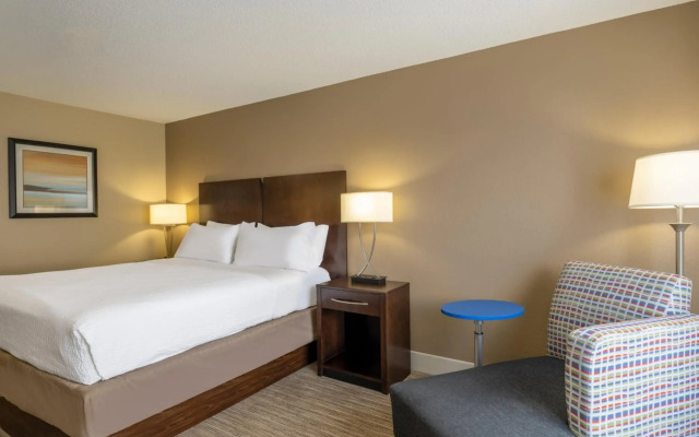 Holiday Inn Express Gas City by IHG