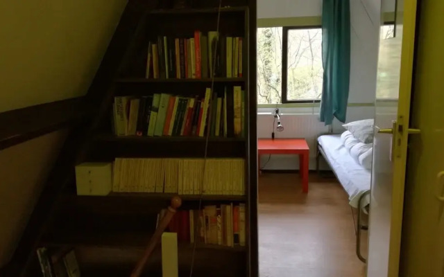 Beautiful Chalet Next to Forest Nature Preserve