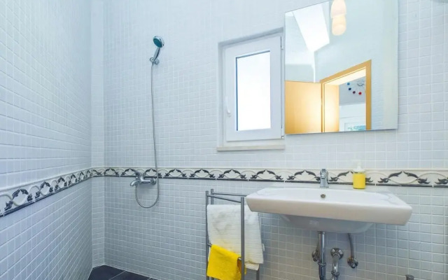 Amazing Home in Pisak with Hot Tub, WiFi & 4 Bedrooms