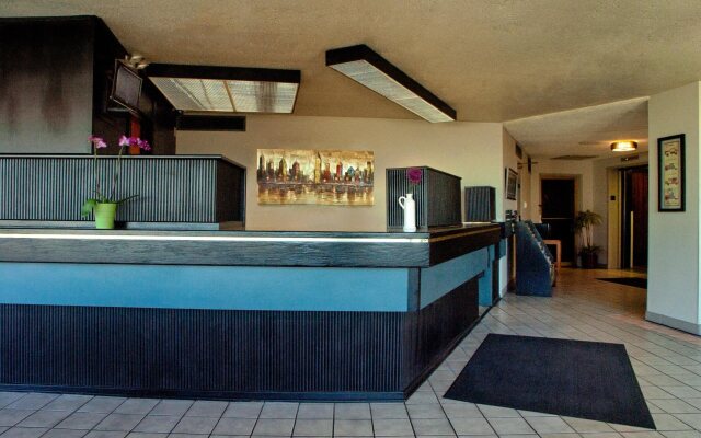 Inn At The Convention Center