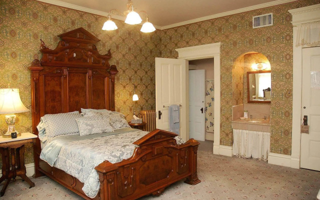 The Grand Anne Bed & Breakfast