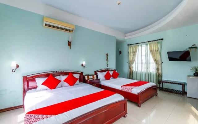 Super Oyo 266 Golden Gate