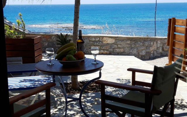 Paraktio Beach Apartments