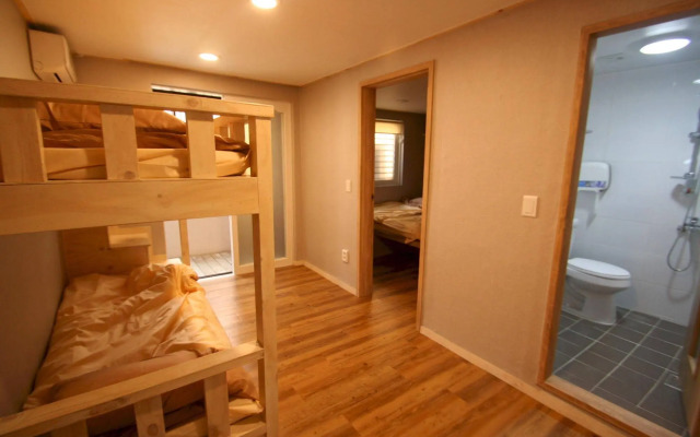 Grape Garden House - Hostel