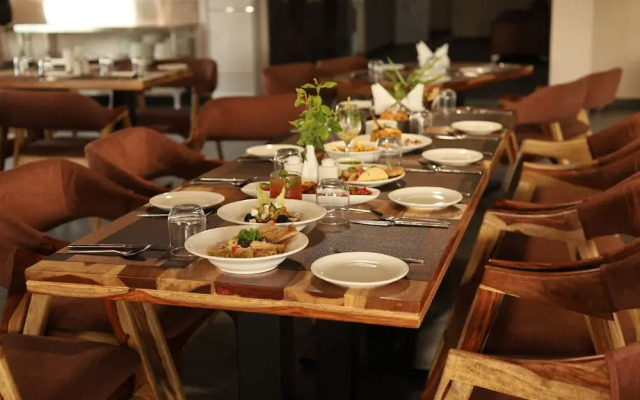Clarks Inn Suites Jaipur