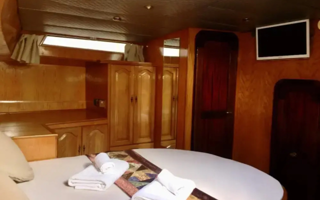 Dream House Boat