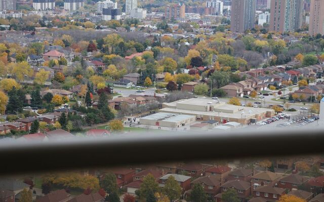 Sarkar Suites - 330 Burnhamthorpe Road