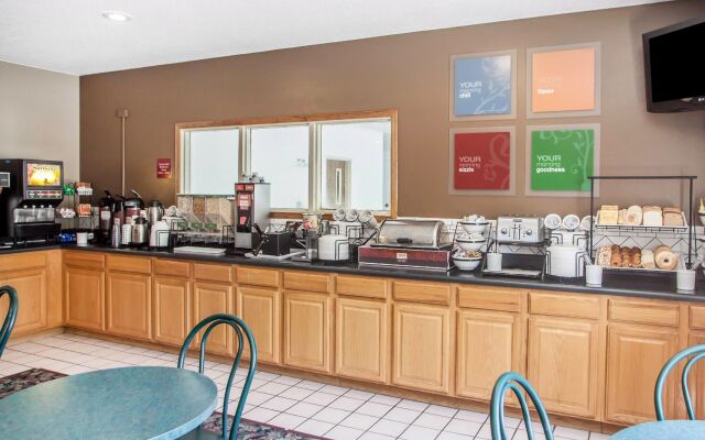 Comfort Inn Muscatine near Hwy 61