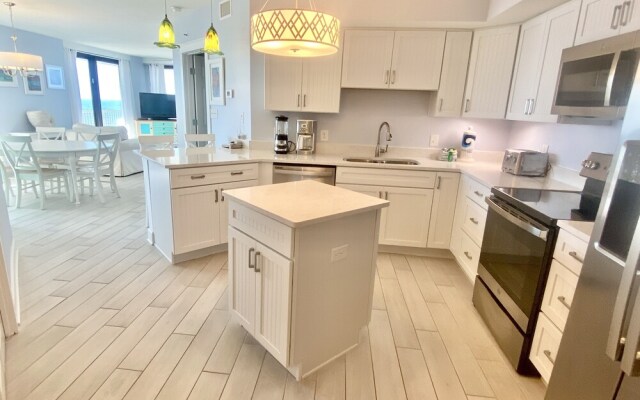 Summer House Condos by ALBVR