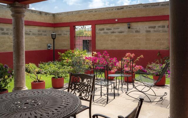 Tadeo Inn Bed & Breakfast