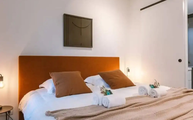 Cozy Apartment a Stone s Throw From the Beach