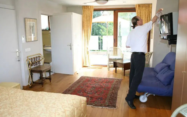 Le Coquin Bed & Breakfast