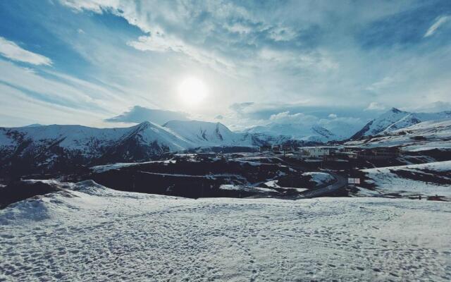 Redco New Gudauri - Alpic Ski Resort