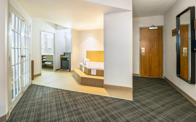 Comfort Inn & Suites Barrie