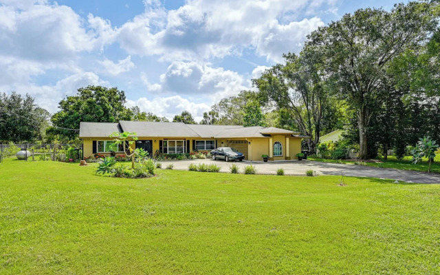 Lutz Home ~ 14 Mi to Downtown Tampa