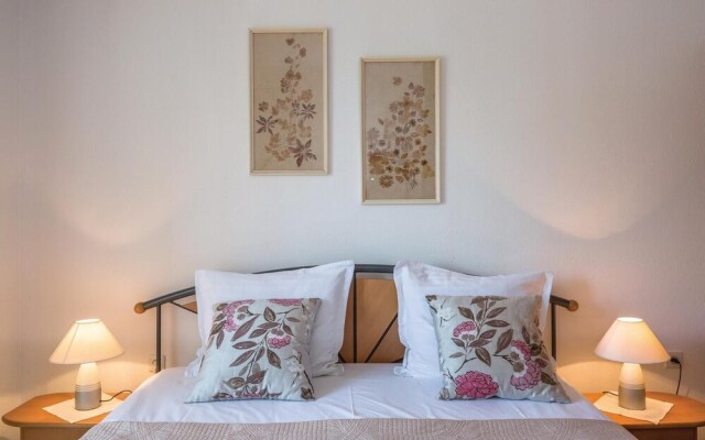 Beautiful Home in Makarska With Wifi and 2 Bedrooms