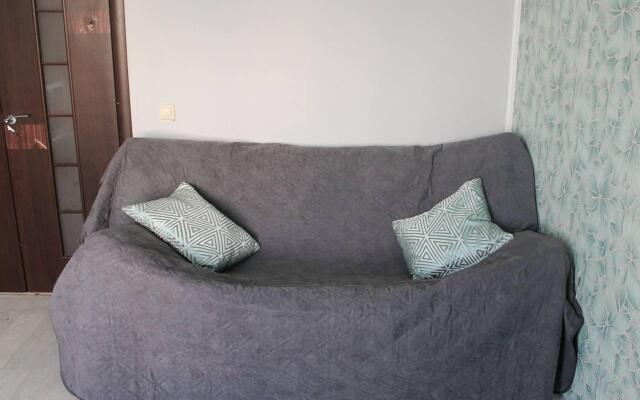 Moment House on 13 Belovezhskaya Street