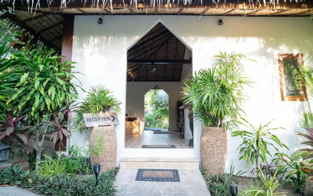 Tropical Season Villa Resort