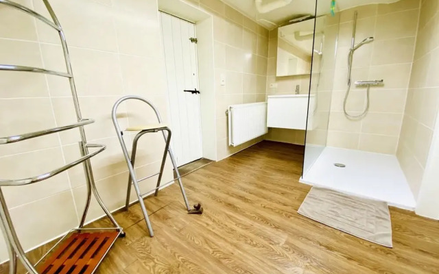 Spacious Holiday Home in Middelkerke near Belgian Coast