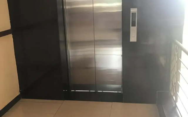 1 Bed Apt Sleeps 2 - Indoor Pool - Enclosed Garden