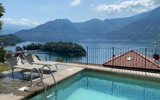 Sala Comacina Apartment No 1 (Sleeps 10)