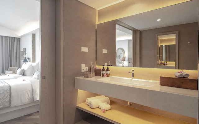 Royal Avila Boutique Resort – Guest Rooms – Malaka