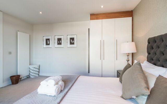 5STARSTAY The Dublin City Centre Penthouse Suite