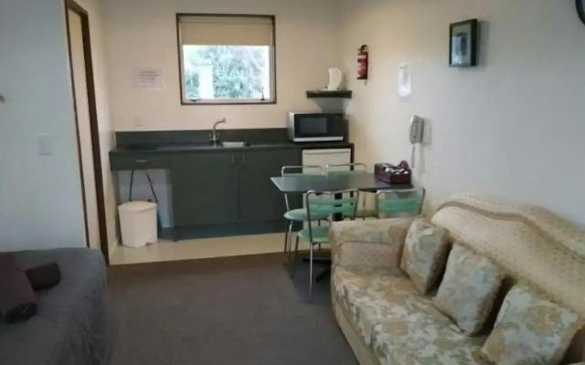 Willowbank Motel