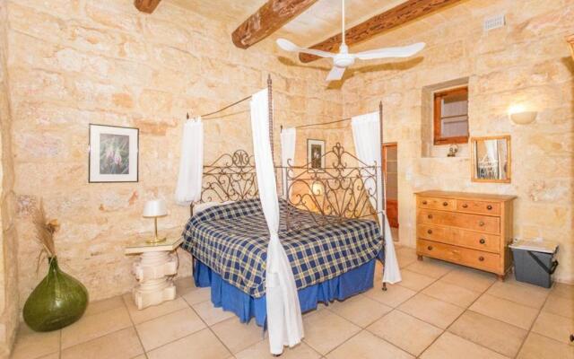 Farmhouse Cala2