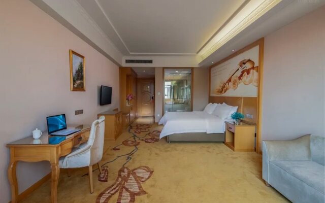 Vienna Hotel (Huiyang Sanhe Square)