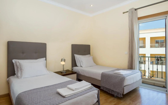 Villa Linda, Alto da Ria