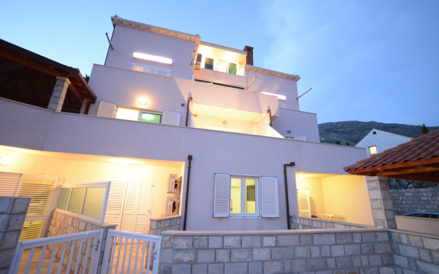 Villa Avantgarde B&B