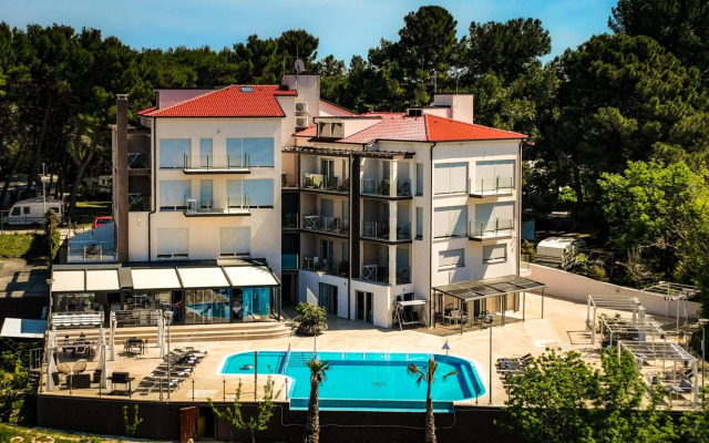 Premantura Resort - Hotel & Restaurant