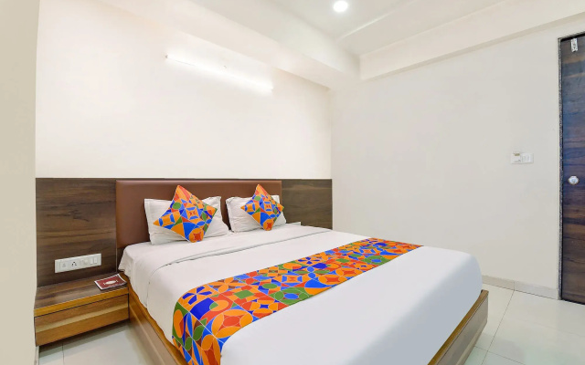 Fabhotel Crystal