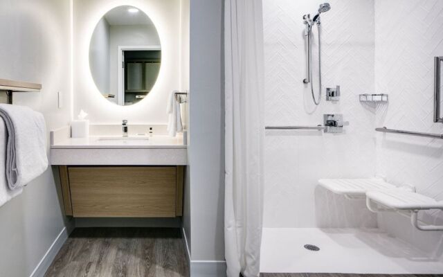 Towneplace Suites By Marriott Oconomowoc