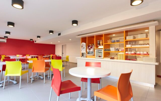 Premiere Classe Paris Ouest - Pont De Suresnes