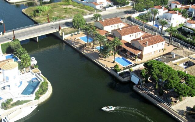 Simplistic Villa in Empuriabrava With Private Pool