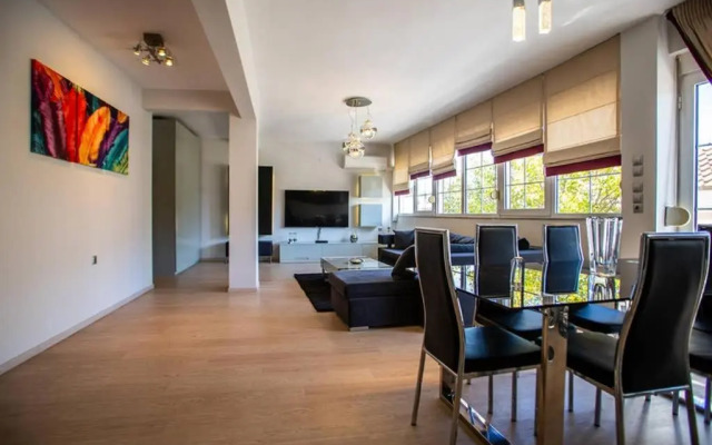 A Stylish Apartment In The Center Of Kastoria