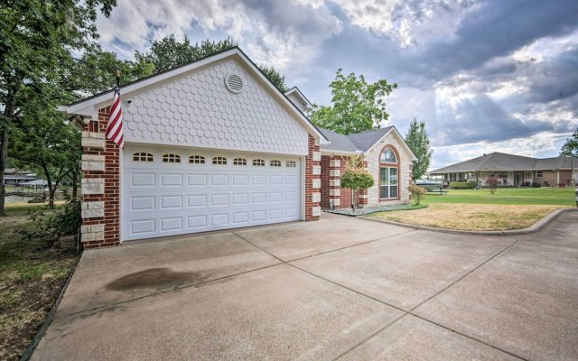 Gun Barrel City Lake House w/ Sunset Views!