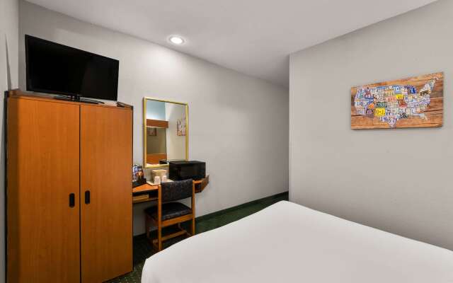Econo Lodge Inn & Suites Mesquite - Dallas East
