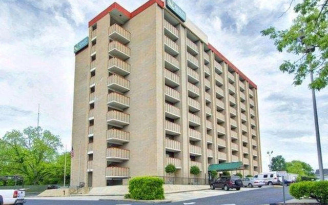 Rodeway Inn & Suites