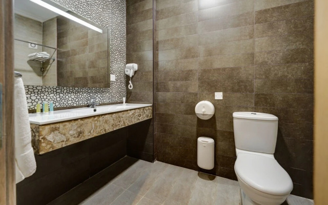 Days Inn Hotel & Suites Aqaba