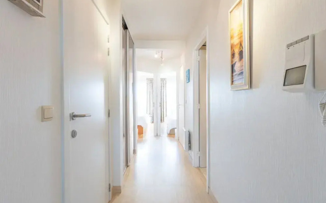 Elegant Apartment With Terrace