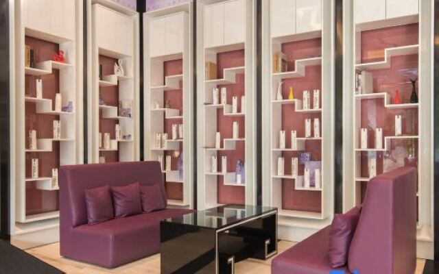 Lavande Hotels Shenzhen Longgang Dayun Center Jixiang Metro Station