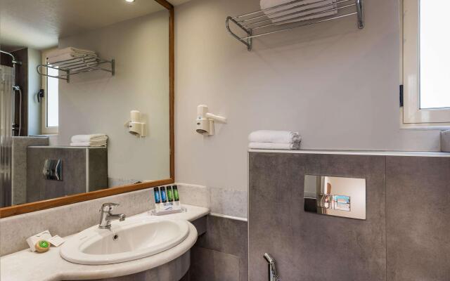 Elotis Suites