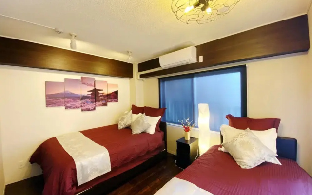 Chatan Tall House