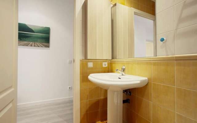 Near Reina Sofia Museum. 6Pax. 2Bedrooms. Reina Sofia Iii