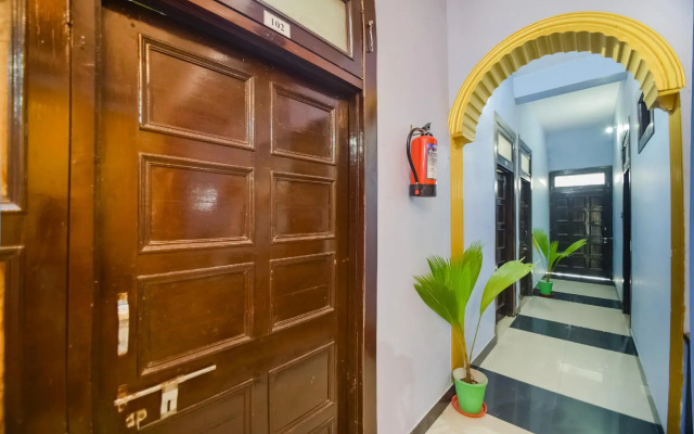 OYO 48698 Hotel Settle Inn